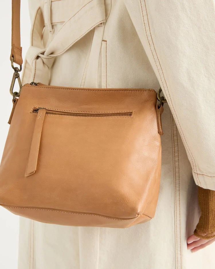 Large Essential Leather Pouch - Tan
