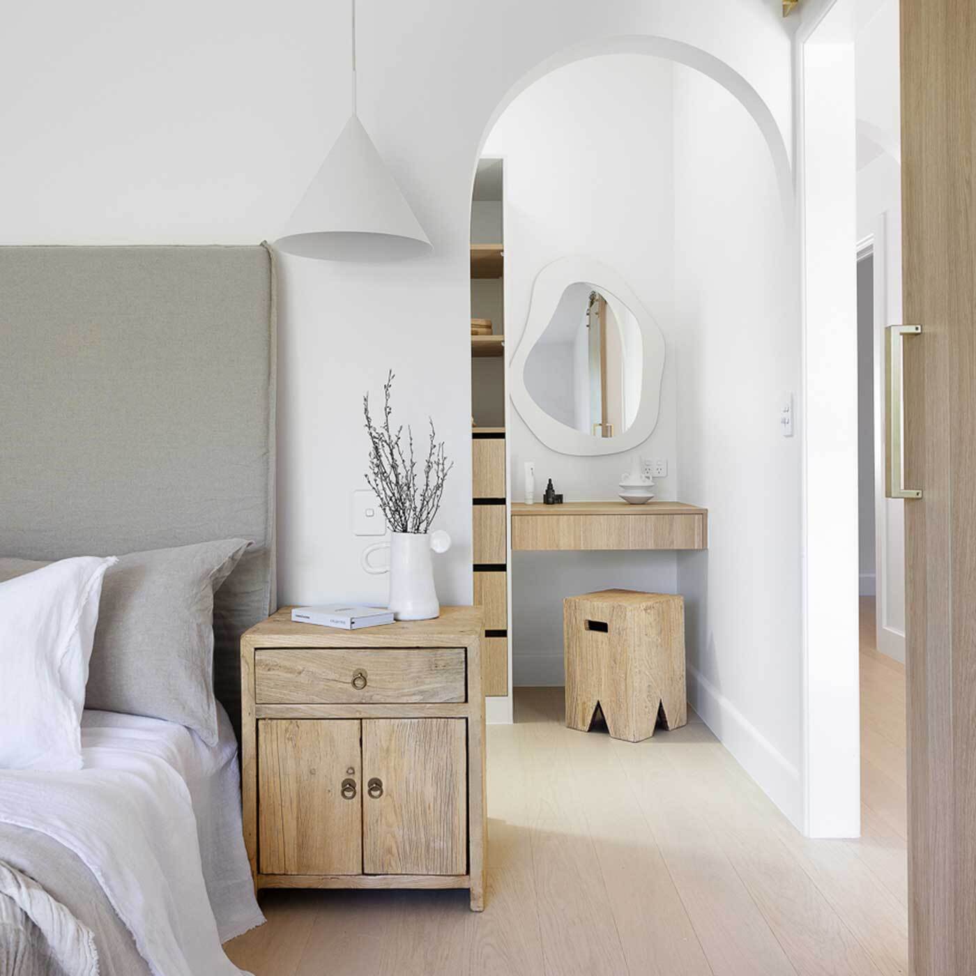 Lyra Bedhead - Light Grey Canvas