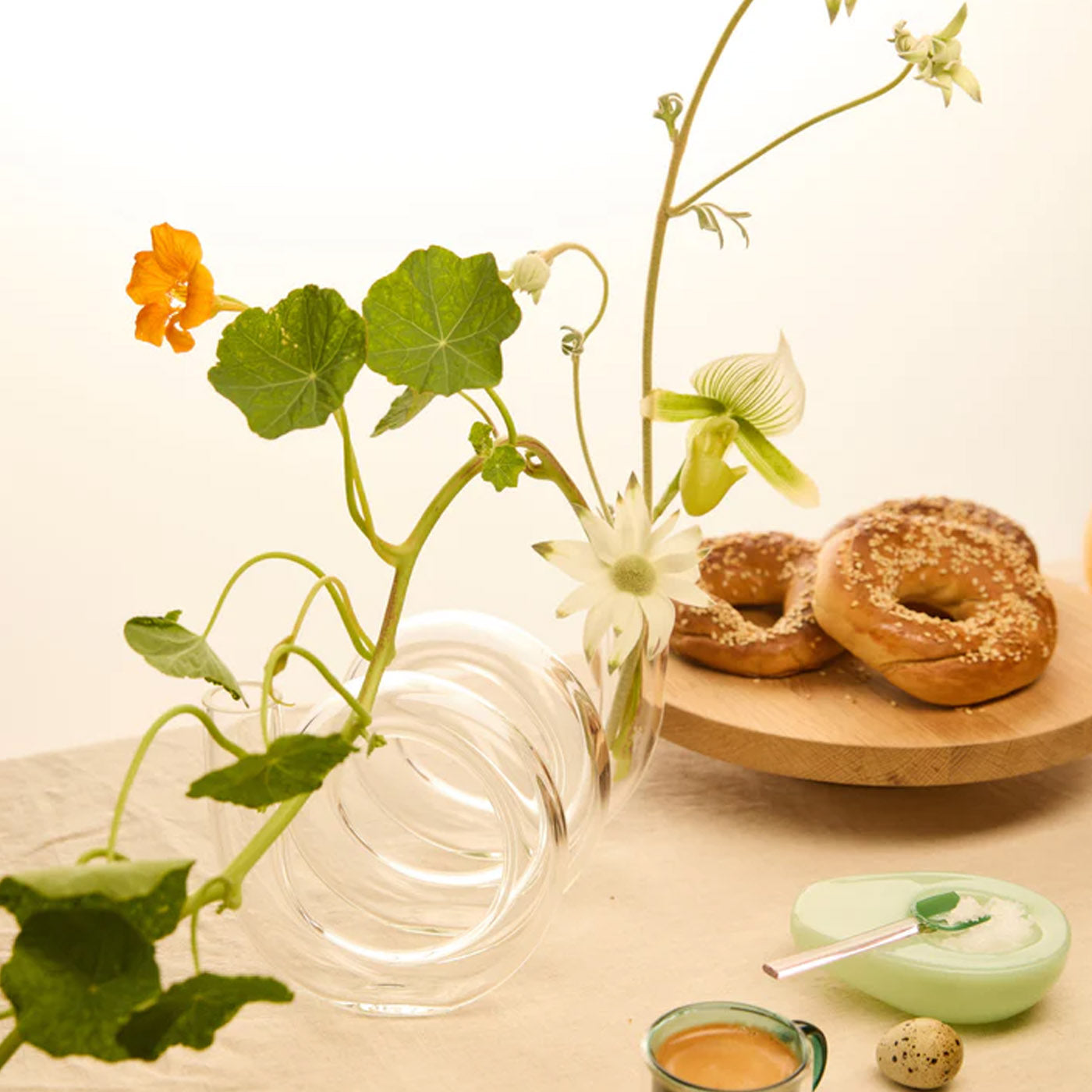 Curly Vase in Clear